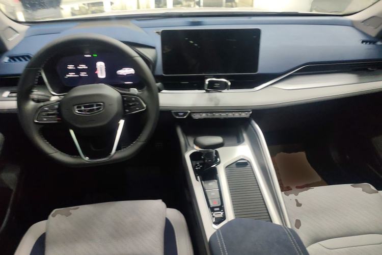 Used Geely Auto Preface 2023 2.0TD Prestige Version Center Console