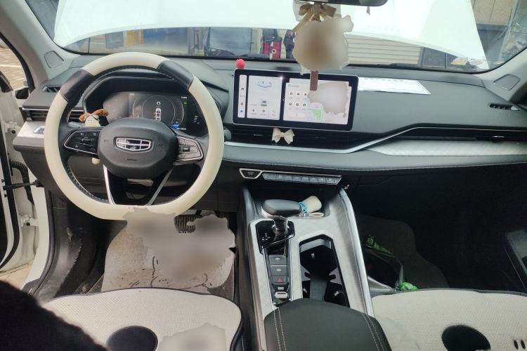 Used Geely Auto Preface 2023 2.0TD Luxury Version Center Console