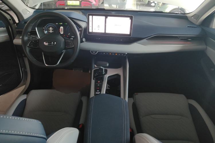Used Geely Auto Preface 2023 2.0TD Prestige Version Center Console