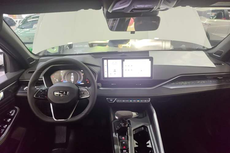 Used Geely Auto Preface 2023 1.5TD Fuyao Version Center Console