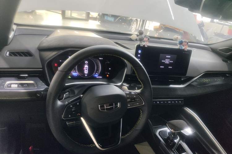 Used Geely Auto Preface 2023 2.0TD Space-Time Edition Center Console