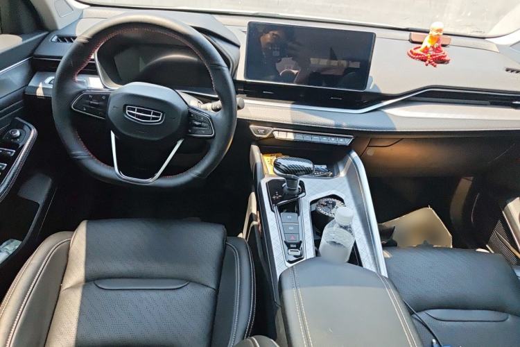 Used Geely Auto Preface 2023 2.0TD Luxury Version Center Console