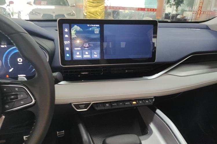 Used Geely Auto Preface 2023 2.0TD Prestige Version Center Console