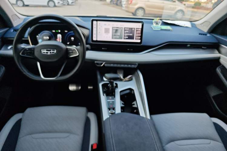 Used Geely Auto Preface 2023 2.0TD Prestige Version Center Console