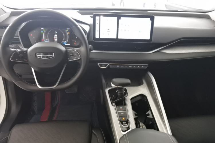 Used Geely Auto Preface 2023 2.0TD Luxury Version Center Console