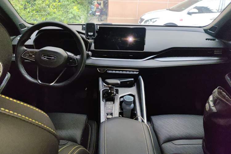 Used Geely Auto Preface 2023 1.5TD Fuyao Version Center Console