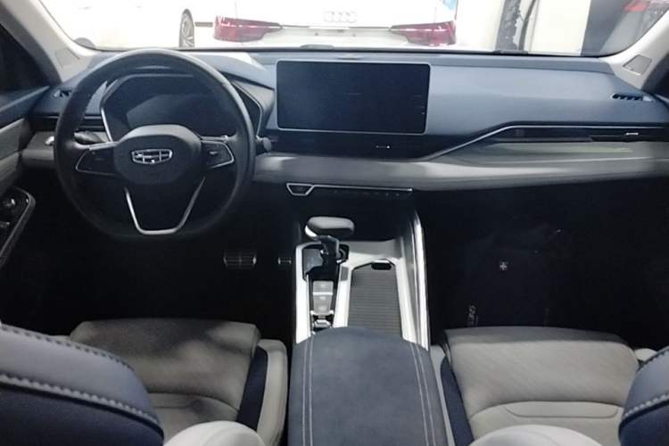 Used Geely Auto Preface 2023 2.0TD Prestige Version Center Console