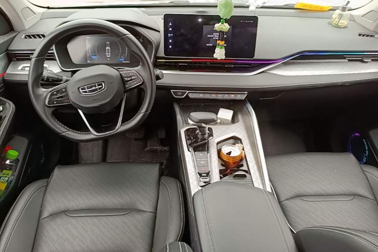 Used Geely Auto Preface 2023 2.0TD Luxury Version Center Console