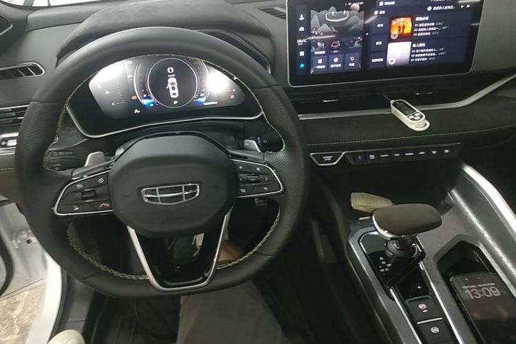 Used Geely Auto Preface 2023 2.0TD Space-Time Edition Center Console