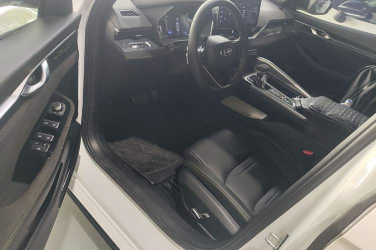 Used Geely Auto Preface 2023 2.0TD Space-Time Edition Driver Seat