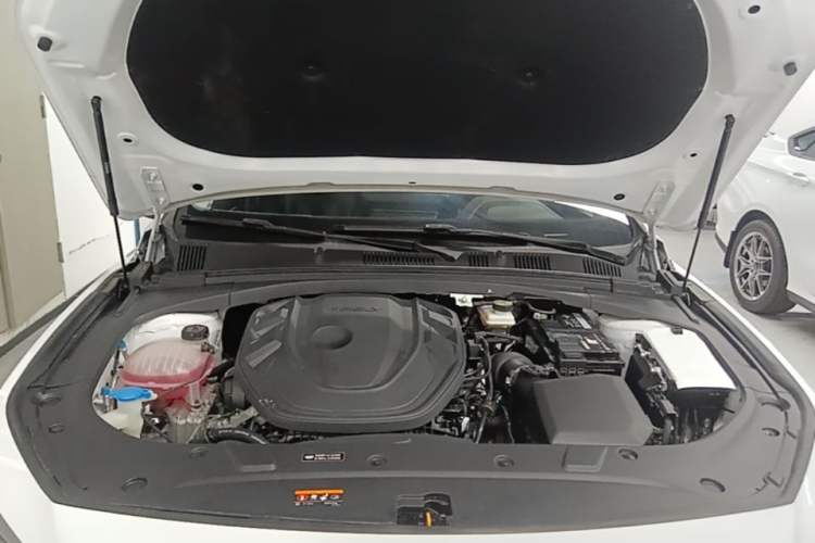 Used Geely Auto Preface 2023 2.0TD Luxury Version Engine Bay