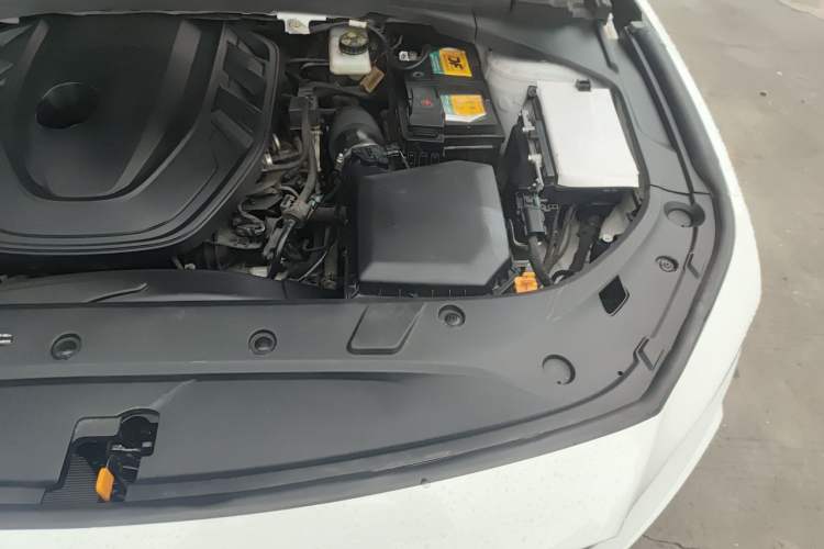 Used Geely Auto Preface 2023 2.0TD Prestige Version Engine Bay Left