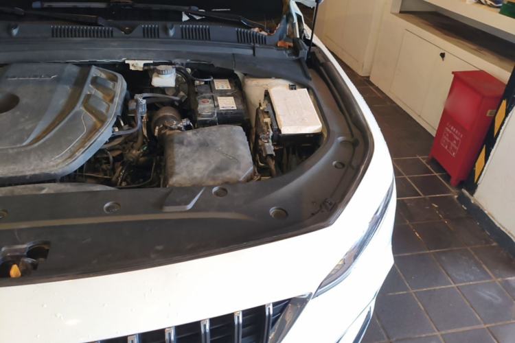 Used Geely Auto Preface 2023 2.0TD Prestige Version Engine Bay Left