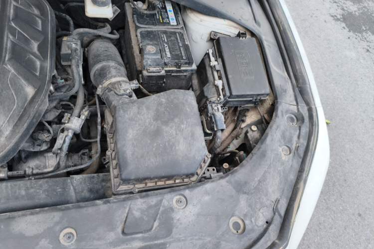 Used Geely Auto Preface 2023 2.0TD Prestige Version Engine Bay Left