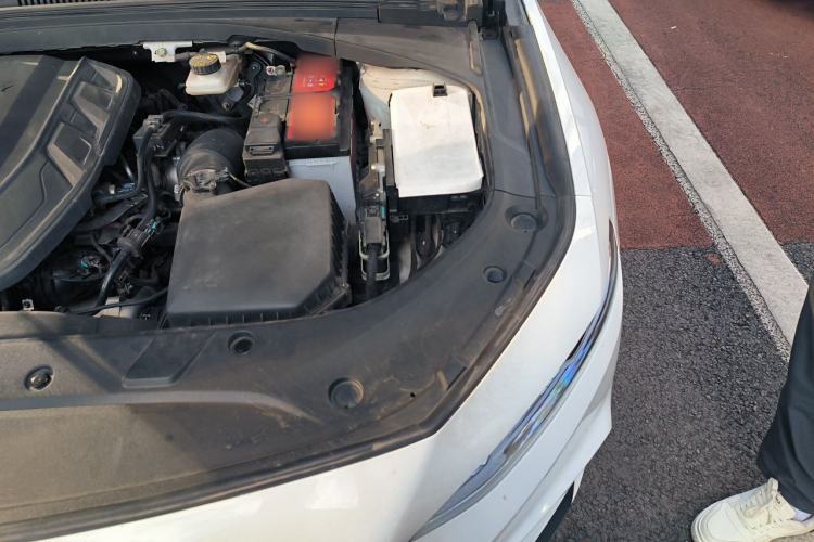 Used Geely Auto Preface 2023 2.0TD Prestige Version Engine Bay Left