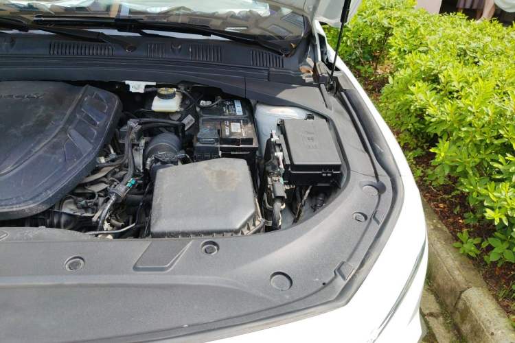 Used Geely Auto Preface 2023 2.0TD Prestige Version Engine Bay Left