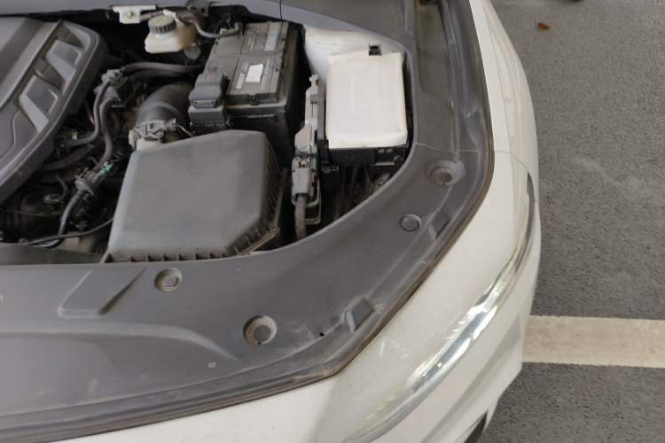 Used Geely Auto Preface 2023 2.0TD Prestige Version Engine Bay Left