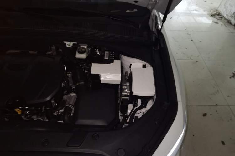 Used Geely Auto Preface 2023 1.5TD Fuyao Version Engine Bay Left
