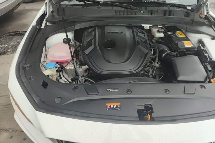 Used Geely Auto Preface 2023 2.0TD Prestige Version Engine Bay Right