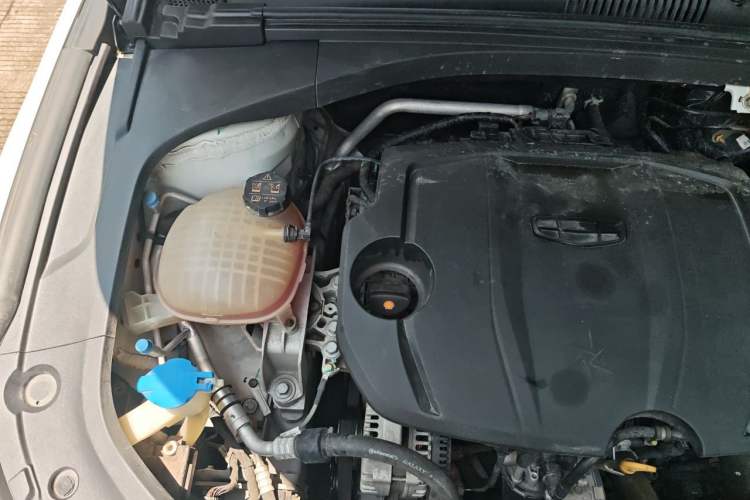 Used Geely Auto Preface 2023 1.5TD Fuyao Version Engine Bay Right