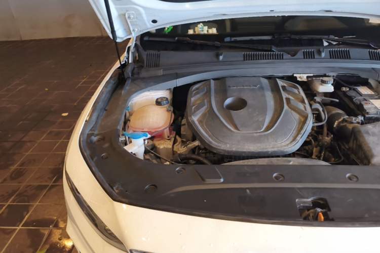 Used Geely Auto Preface 2023 2.0TD Prestige Version Engine Bay Right