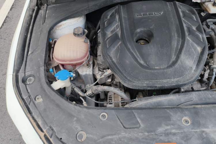 Used Geely Auto Preface 2023 2.0TD Prestige Version Engine Bay Right