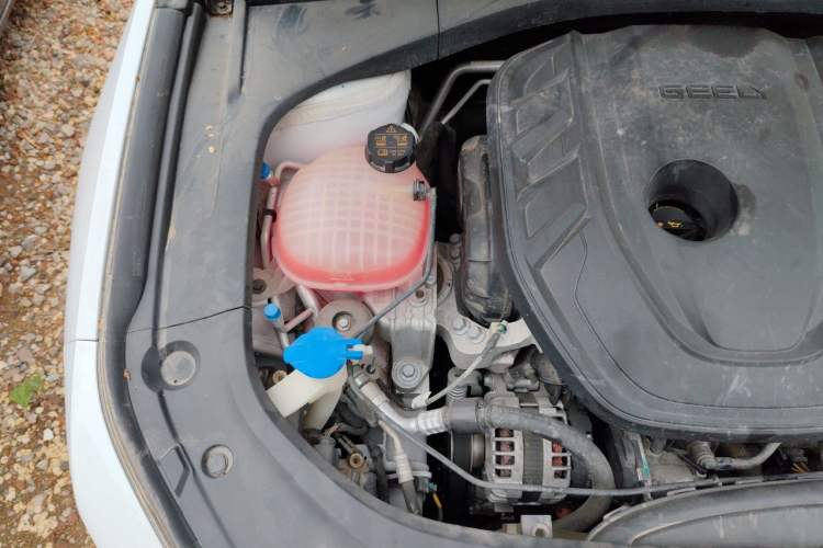 Used Geely Auto Preface 2023 2.0TD Prestige Version Engine Bay Right