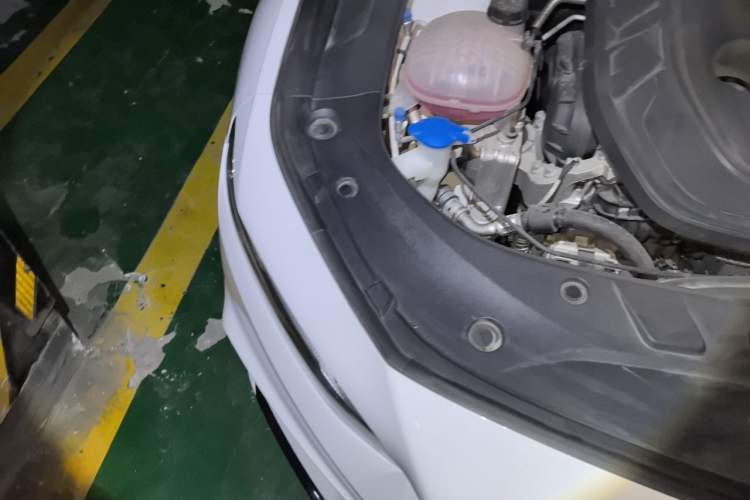 Used Geely Auto Preface 2023 2.0TD Prestige Version Engine Bay Right