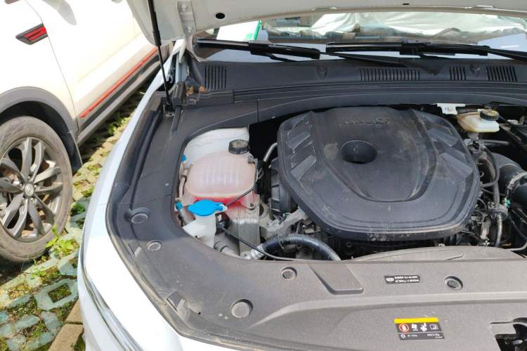 Used Geely Auto Preface 2023 2.0TD Prestige Version Engine Bay Right