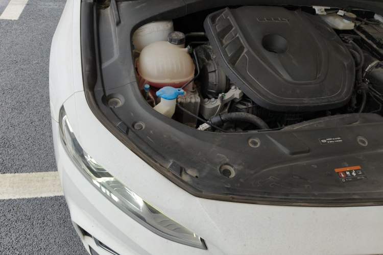 Used Geely Auto Preface 2023 2.0TD Prestige Version Engine Bay Right