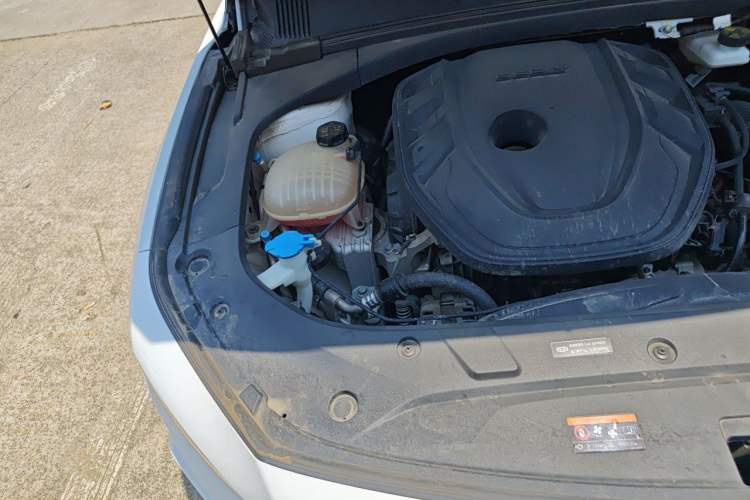Used Geely Auto Preface 2023 2.0TD Luxury Version Engine Bay Right