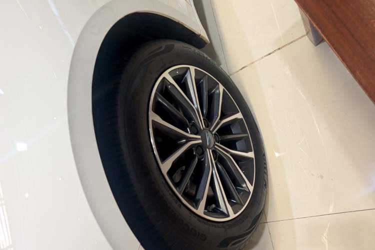 Used Geely Auto Preface 2023 1.5TD Fuyao Version Exterior 4