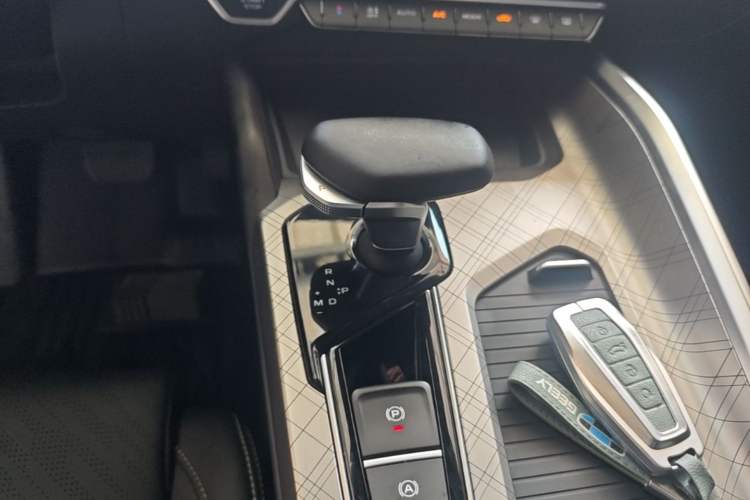 Used Geely Auto Preface 2023 2.0TD Luxury Version Gear Lever
