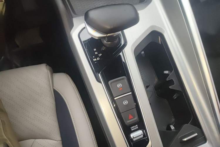 Used Geely Auto Preface 2023 2.0TD Prestige Version Gear Lever
