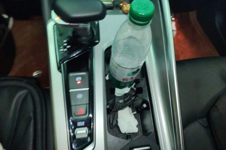 Used Geely Auto Preface 2023 2.0TD "Only This Verdant Green" Edition Gear Lever