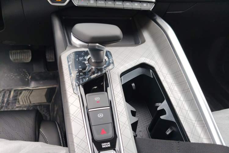 Used Geely Auto Preface 2023 2.0TD Luxury Version Gear Lever