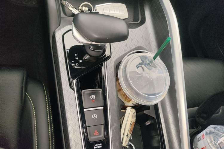 Used Geely Auto Preface 2023 1.5TD Fuyao Version Gear Lever