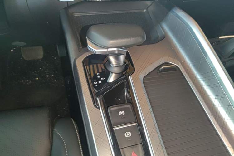 Used Geely Auto Preface 2023 2.0TD Luxury Version Gear Lever