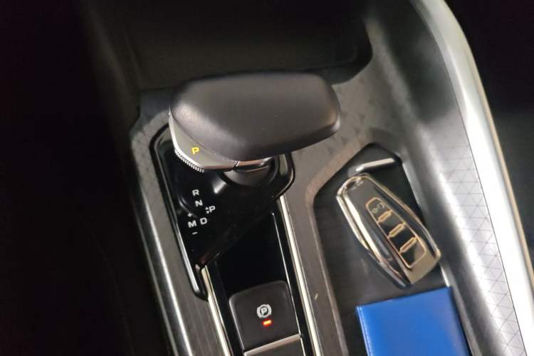 Used Geely Auto Preface 2023 1.5TD Kunlun Edition Gear Lever