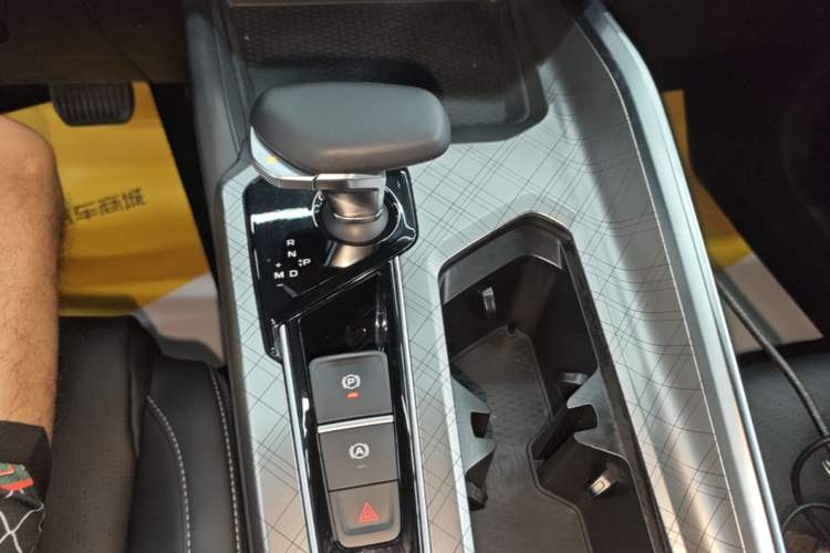 Used Geely Auto Preface 2023 2.0TD Luxury Version Gear Lever