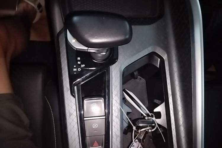 Used Geely Auto Preface 2023 1.5TD Fuyao Version Gear Lever