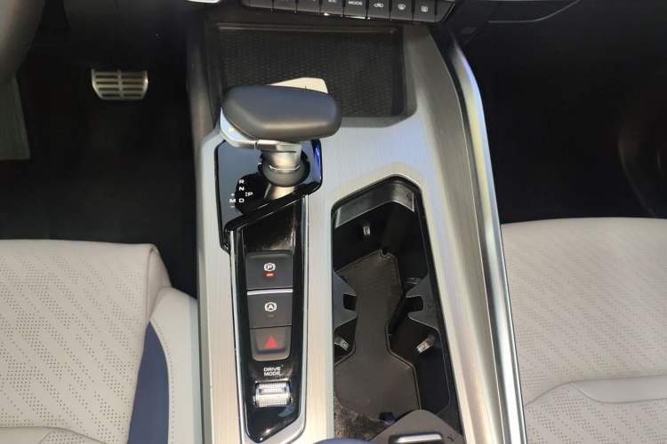 Used Geely Auto Preface 2023 2.0TD Prestige Version Gear Lever
