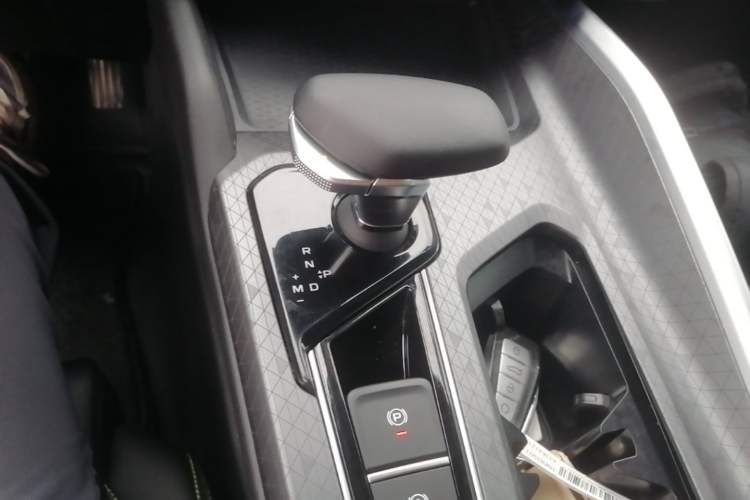 Used Geely Auto Preface 2023 1.5TD Fuyao Version Gear Lever