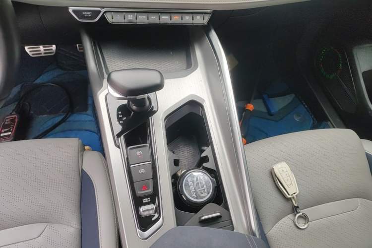 Used Geely Auto Preface 2023 2.0TD Prestige Version Gear Lever