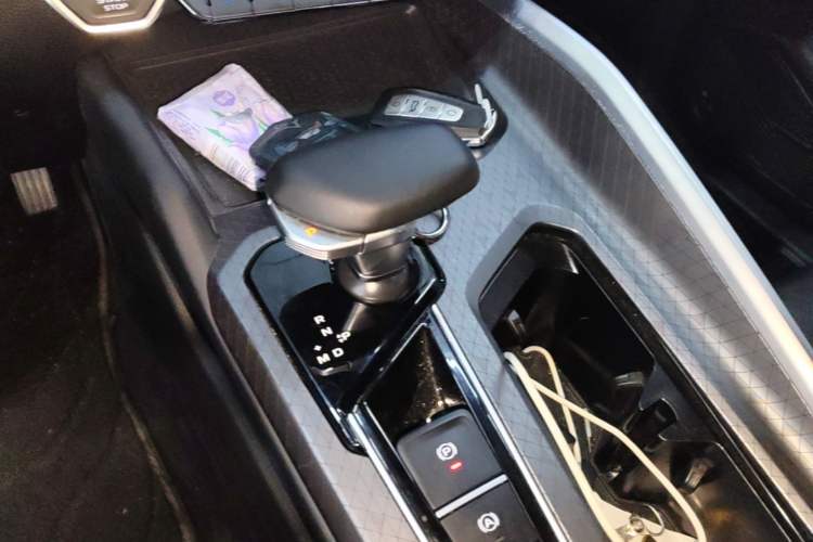 Used Geely Auto Preface 2023 1.5TD Fuyao Version Gear Lever
