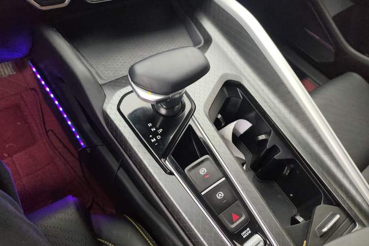 Used Geely Auto Preface 2023 1.5TD Fuyao Version Gear Lever