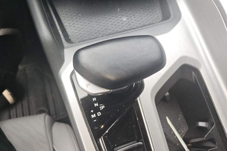 Used Geely Auto Preface 2023 2.0TD Prestige Version Gear Lever