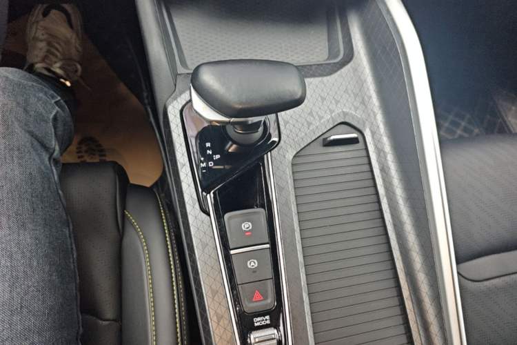 Used Geely Auto Preface 2023 1.5TD Kunlun Edition Gear Lever