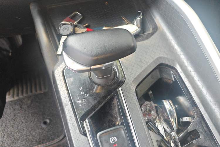 Used Geely Auto Preface 2023 1.5TD Kunlun Edition Gear Lever