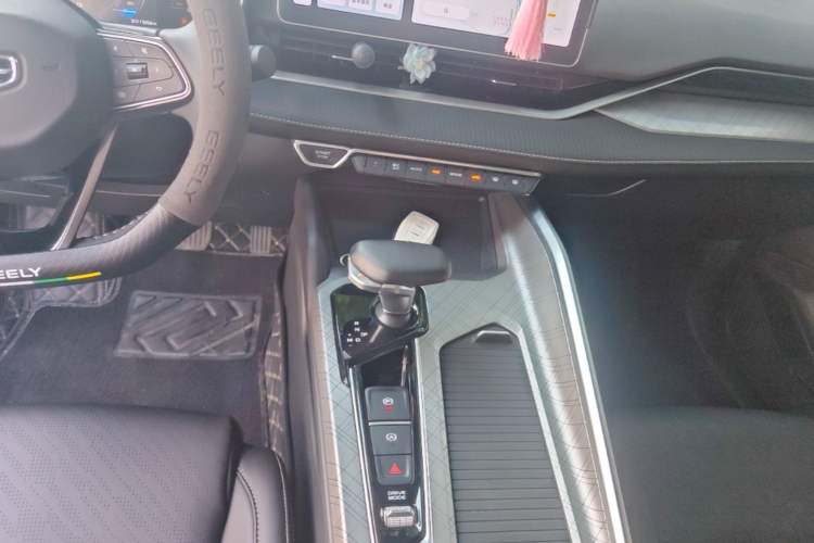 Used Geely Auto Preface 2023 2.0TD Luxury Version Gear Lever